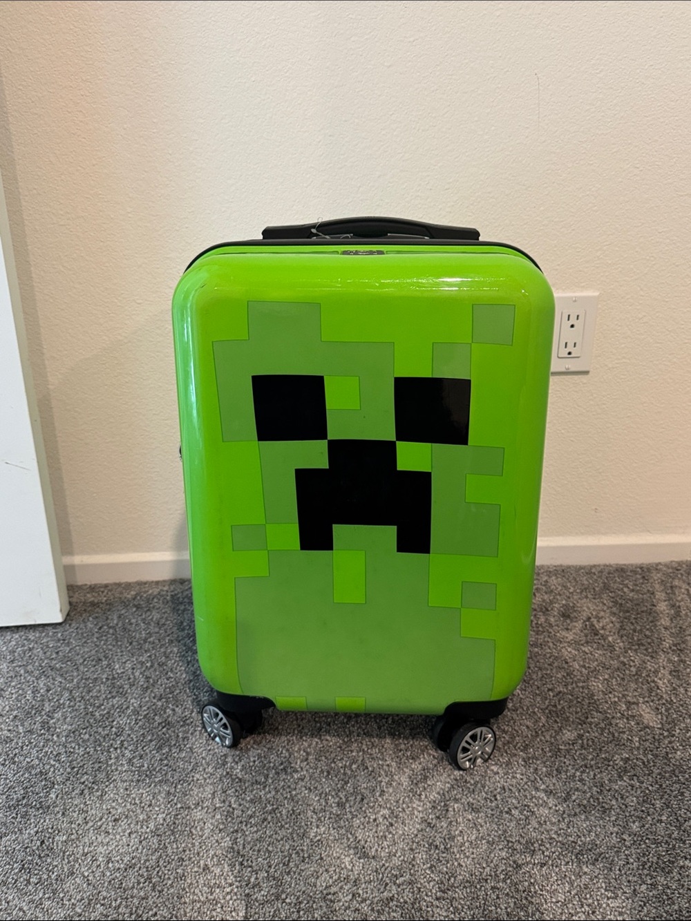 FUL Minecraft Hard-Shell Carry-On Luggage